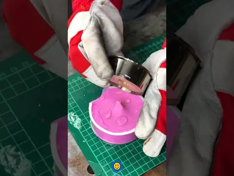 Is there a craft designed like a belly button? 😮
