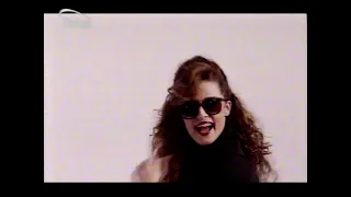 سيمون   مبسوطة  ماشية و ساعتي مش مضبوطة  دندنها