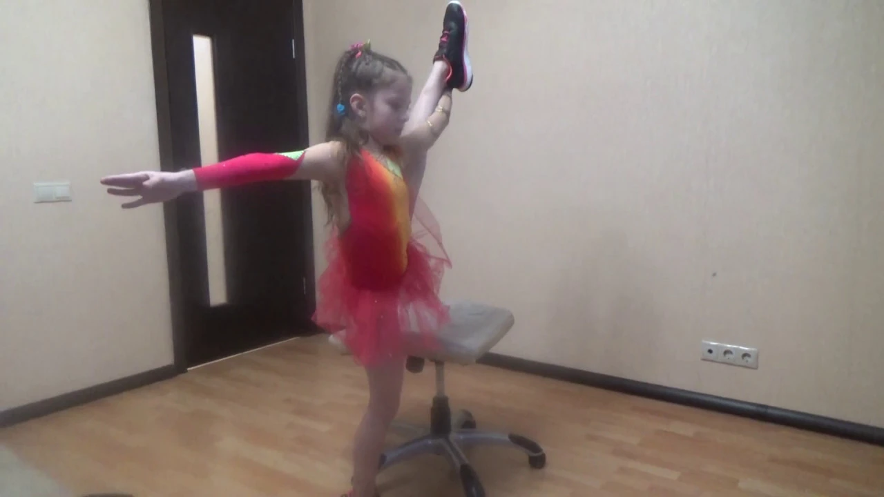 ОФП фигуриста. Ласточка. Флажок/ Упражнения на координацию/Figure skating for kids