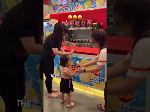 She took a bite of a stranger’s ice cream 😂