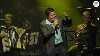                                    عندك بحريه                                   دندنها