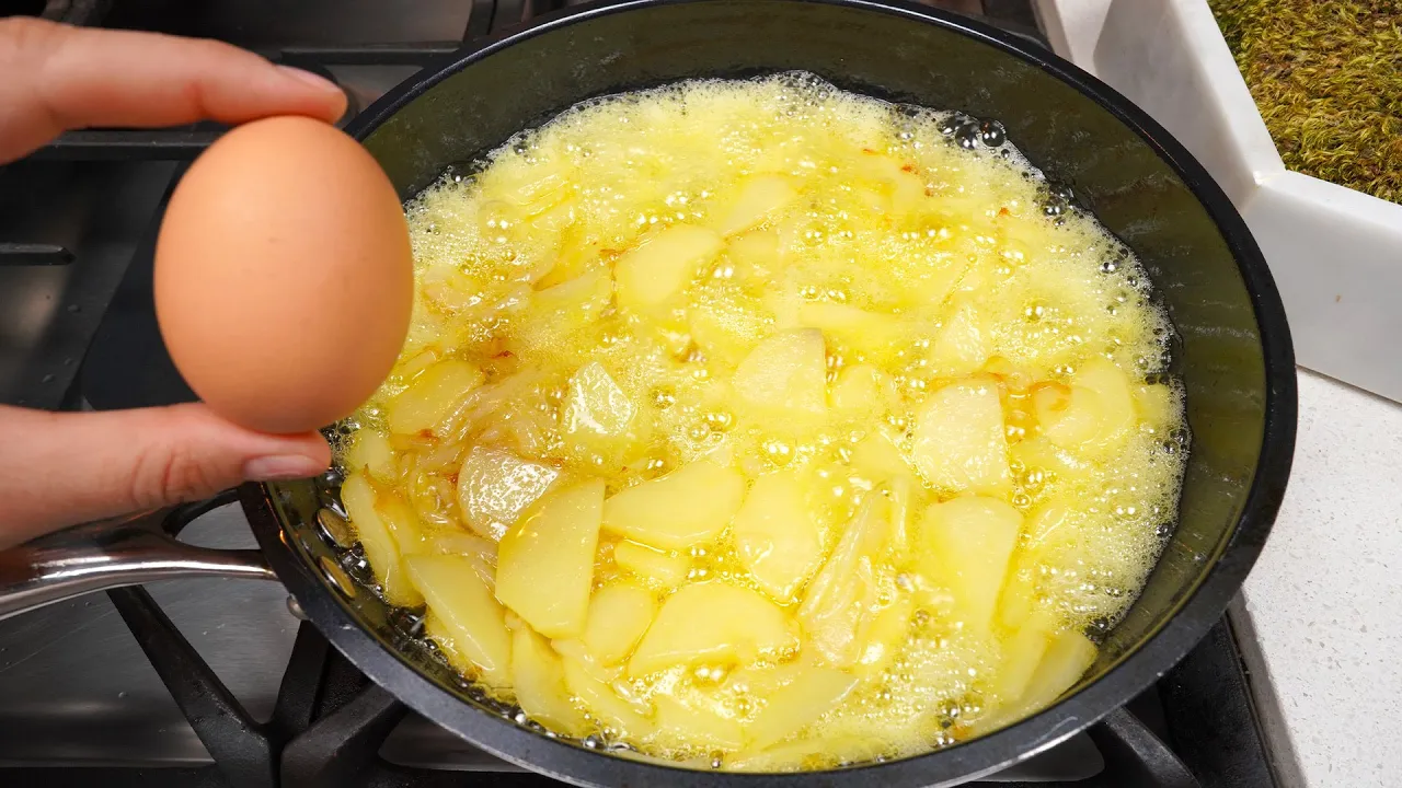 
          
          
          
            
            Traditionelles spanisches Omelett mit NUR 3 Zutaten! Jeder wird begeistert sein
          
        . 