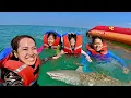 Download Lagu Main Perahu Pisang, Berenang di Laut Ketemu Hiu dan Main Perosotan Air Playground