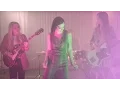Lagu The Aces - Stuck (Official Music Video)