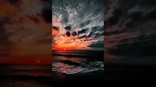 أنشودة من انت كيف اقتحمت الأرض قاطبة حتى سرى منك رعب في نواحيها   عبدالله الحميري  دندنها