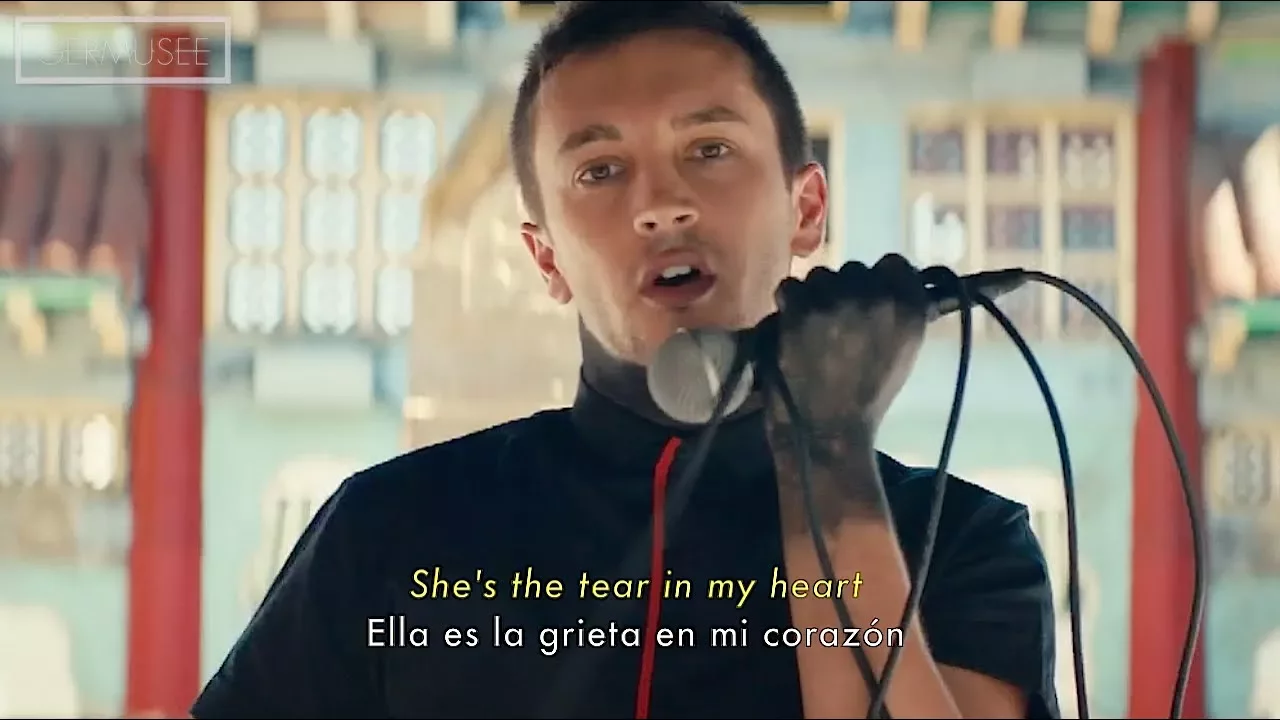 Twenty One Pilots - Tear In My Heart (Lyrics/Subtitulada en Español) [Official Video]