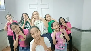 ترنيمه خليك شجره شجره جميله ورقها كتير بالحركات مع فريق قربنا ليك 