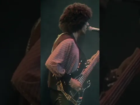Thin Lizzy firing on all cylinders in 1978 🔥🎸 #ThinLizzy #Rosalie #PhilLynott #YTShorts