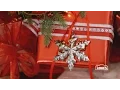 13 Ideas for Decorating with Ornaments