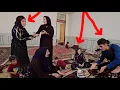 Download Lagu Kobra keerde terug maar bleef niet; de boze ingenieur, Zahra heeft een gebroken hart en Ali is ee...
