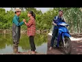Download Lagu De and Huyen were very surprised when they received information about the lost motorbike #LifeSingle