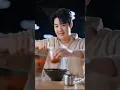 입양아는 가족 재산을 탐내고 상속권을 차지하기 위해 친아들을 끊임없이 꾀어 함정에 빠뜨린다! 그런데 친아들이 독심술을 각성했다!