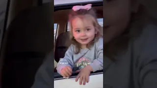 سلام سلام سلام دختر کوچولو قشنگ      دختر  کوچولو  بچه  بچه ها  کارتون                          دندنها