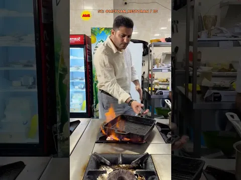 Nekat Menyentuh Panggangan Panas Dengan Tangan Kosong 😱 #shortsviral