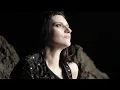 Laura Pausini - ENTRE SOBRAS Y SOBRAS ME FALTAS (Official Visual Video)