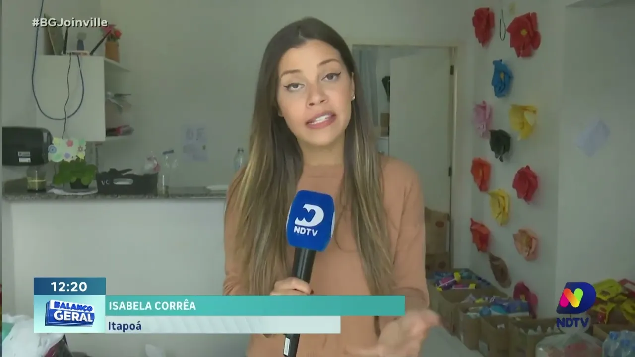 Mesmo sem chuva, água não baixa em Itapoá e centenas de moradores estão com as casas inundadas