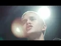 Леон Кемстач - Как быть (Official Music Video)