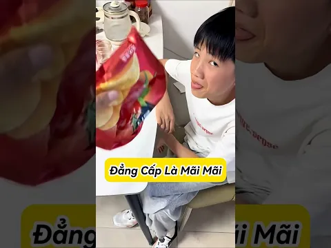Video Thumbnail: Cái Gì Cũng Tới Tay Em✋😆 #shorts #shortsvietnam #haihuoc #bientv #thuthach24h