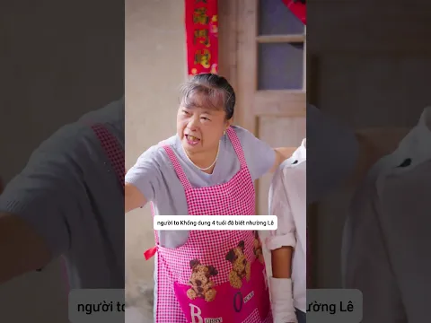 Cô bé ấm ức khi mẹ cưng chiều em trai hơn mình