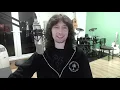 British guitarist reacts to Keith Urban being a 'Stupid Boy' live!