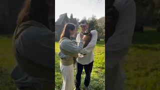 HAPPY FRIDAY! The sun is shining here in Wales, and the sky is blue 🌸🏚️