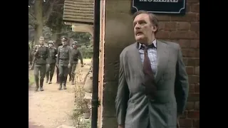 Manhunt - Episode 1 Fare Forward Voyagers 1970