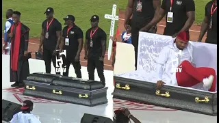 Tundaman Afanya Bonge La Surprise Simba Day Atinga Na Jeneza Kwa Mkapa 