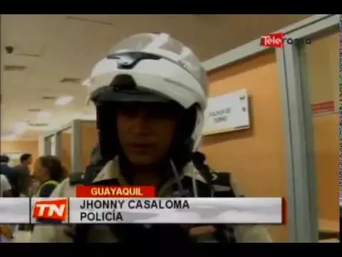 Vendedor detenido por supuesto roba a pasajera de bus