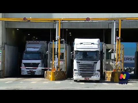 Caminhoneiros protestam no Porto de Itajaí
