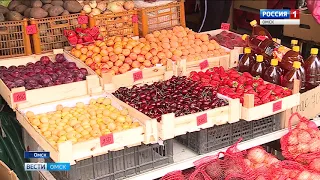 На рынках и прилавках омских магазинов появилась в продаже клубника