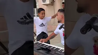 طفل تركي يرقص على نغمات ثراته فابدع 