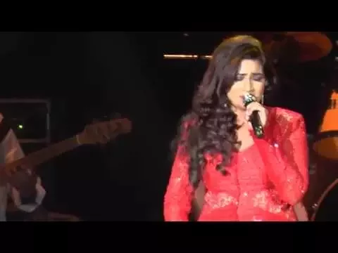Download MP3 Shreya Ghoshal - Yeh Zindagi Usi Ki Hai