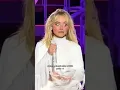 Download Lagu Sabrina Carpenter JUNO pose at lollapalooza