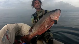 Ep. 376 Big fish and freak show on a sailing boat in the middle of nowhere