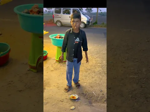 A Child Accidentally Dropped His Momo Plate… What Did the Shopkeeper Do? 😮 #shorts