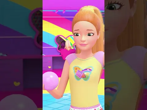 👱🏻‍♀️ Un été au salon ! | Barbie Summer Adventure | Short | Barbie Français
