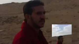 اقوي قصيده عيشت البدو عندي يعرب خير عيشه من مسلسل يمني بدوي اتحداك ما تحمل القصيده اسمع وشارك القنه 