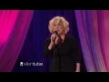 Bette Midler Performs 'Be My Baby'