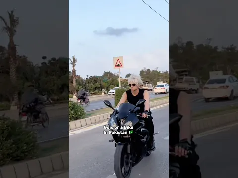 Gojo on BMW Bike😮 public reactions 😍 #cosplay #shortvideo #viral #gojosatoru #viral