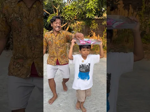 Bapak kembalikan es krim Juna yang di makan