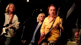 Download Denny Laine Mamunia, No Words, Helen Wheels Wings Band On The Run Live MP3