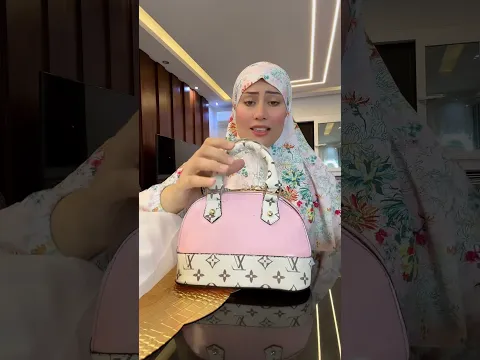 الشنط تحفه جدا يابنات