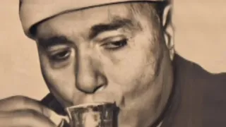 الأسطورة مصطفى إسماعيل ملحمة تاريخية في السماء من سورة الحاقة والملك على أرجائها ويحمل عرش ربك 