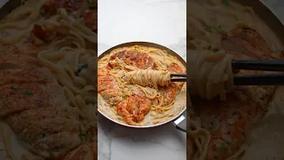 طريقه المطاعم السريه لمكرونه الفريدو بالدجاج آسهل طريقه ف حله واحده ناديه السيد مكرونه Pasta 