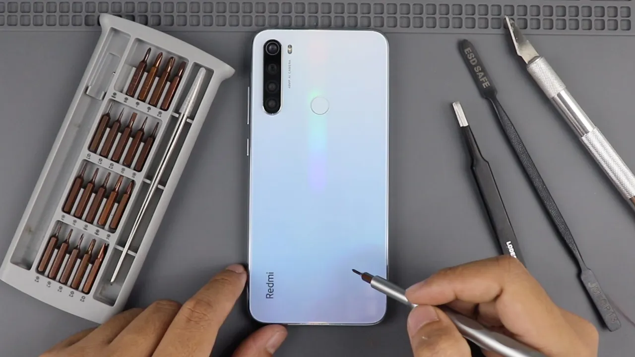 Cara Buka Casing Belakang Xiomi Redmi 3X mudahhh. 