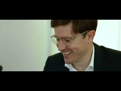 Regardez Le nouveau film d'entreprise de Saint-Gobain sur YouTube.