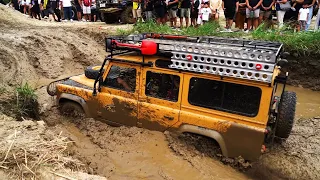 OFF-ROAD JEEP AND INCREDIBLY SKILLED DRIVERS😱😱
