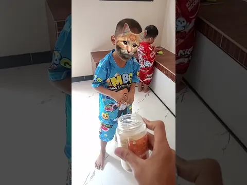 Mau kasih makan ayam #fyp #lucu #shorts #lucu #trending