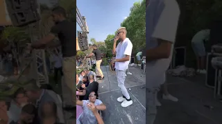 عصام صاصا بيغنى مهرجان ممنوع حد يقرب منك فى الحفلة اوعا يفوتك   دندنها