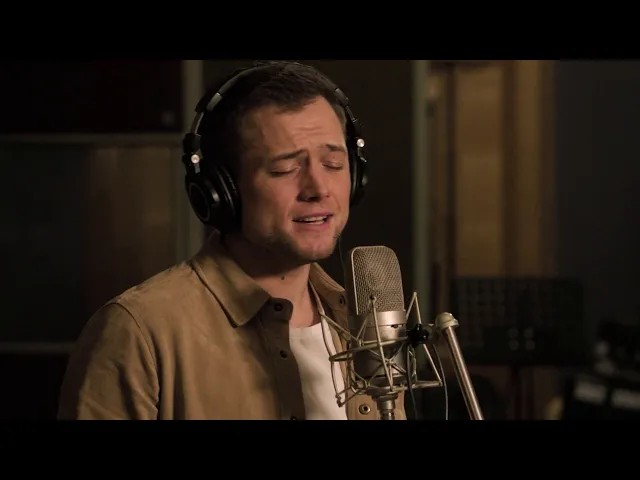 Rocketman | Featurette 'Taron Egerton è Elton John'